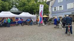 Quelle: Stadt Offenburg Bereits 2024 fanden Aktionen zum Weltfahrradtag auf dem Rathausplatz statt.