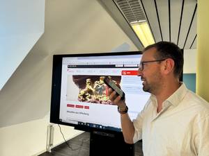 Projektleiter Digitalisierung Jean-Christophe Gay nutzt OFFI mit der Sprachfunktion.